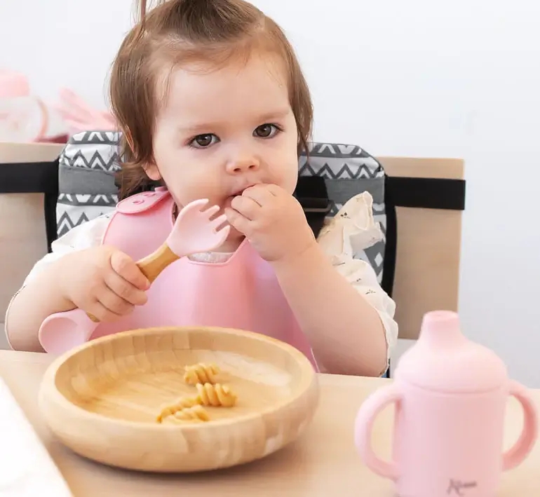 KIOKIDS Παιδικό Πιάτο Bamboo Με Βεντούζα & Κουταλοπίρουνο Pink (4+ μηνών)